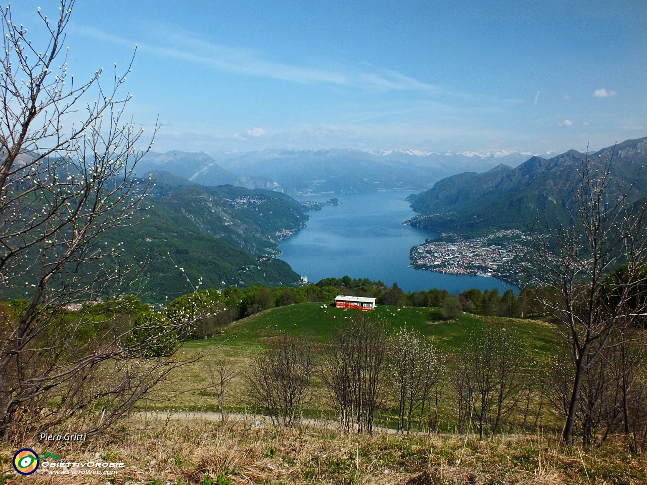 25 Dal Pianezzo vista sul Lago di Como.JPG